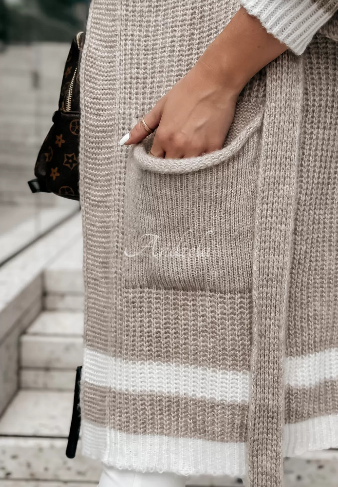 Discount Dlugi Kardigan Oversize W Paski Hector Bezowy Kobieta Kardigany