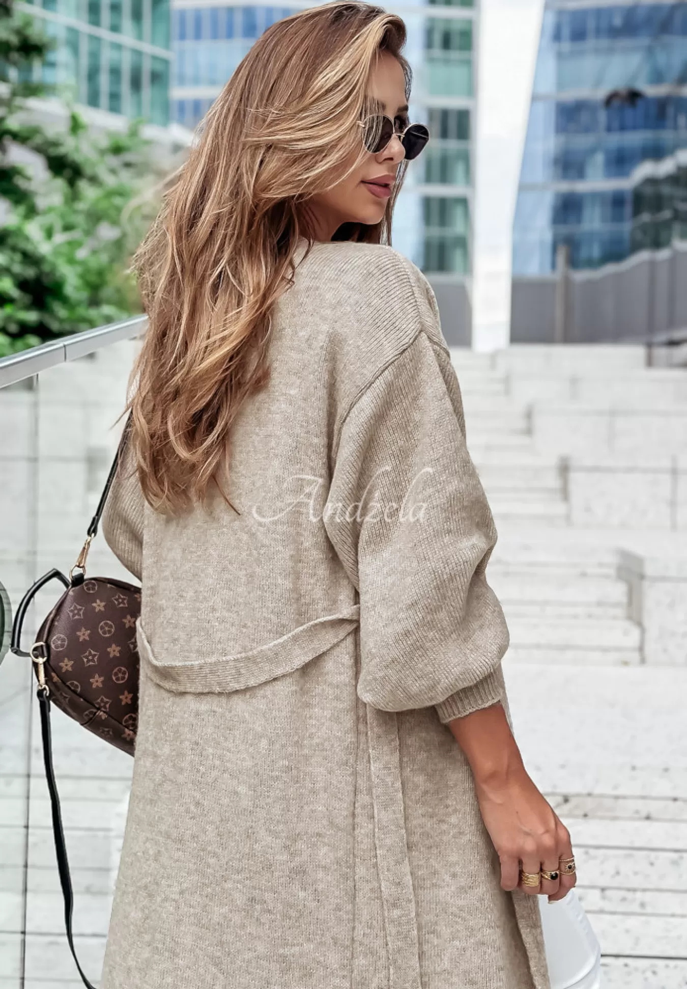 Store Dlugi Kardigan Oversize Z Bufkami Always And Forever Bezowy Kobieta Kardigany