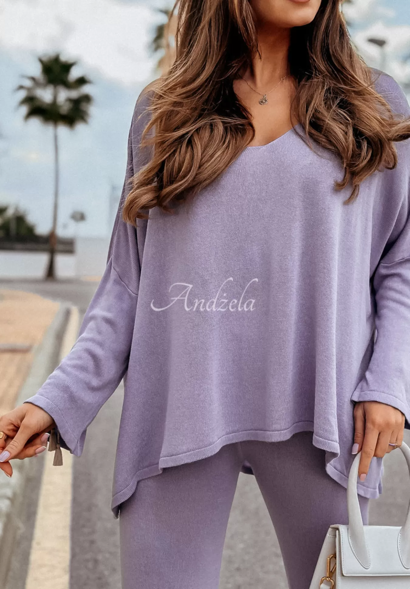 Hot Lekki Sweter Oversize Z Dekoltem Back To Basics Liliowy Kobieta Swetry