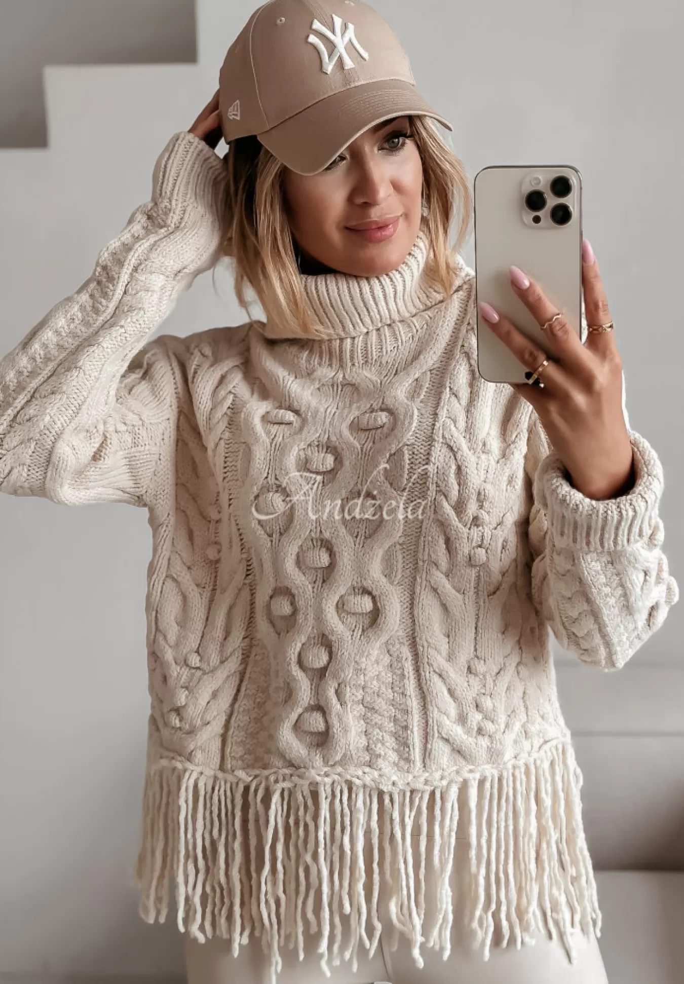 Store Ozdobnie Pleciony Sweter Z Golfem I Fredzlami Stay Cozy Bezowy Kobieta Swetry