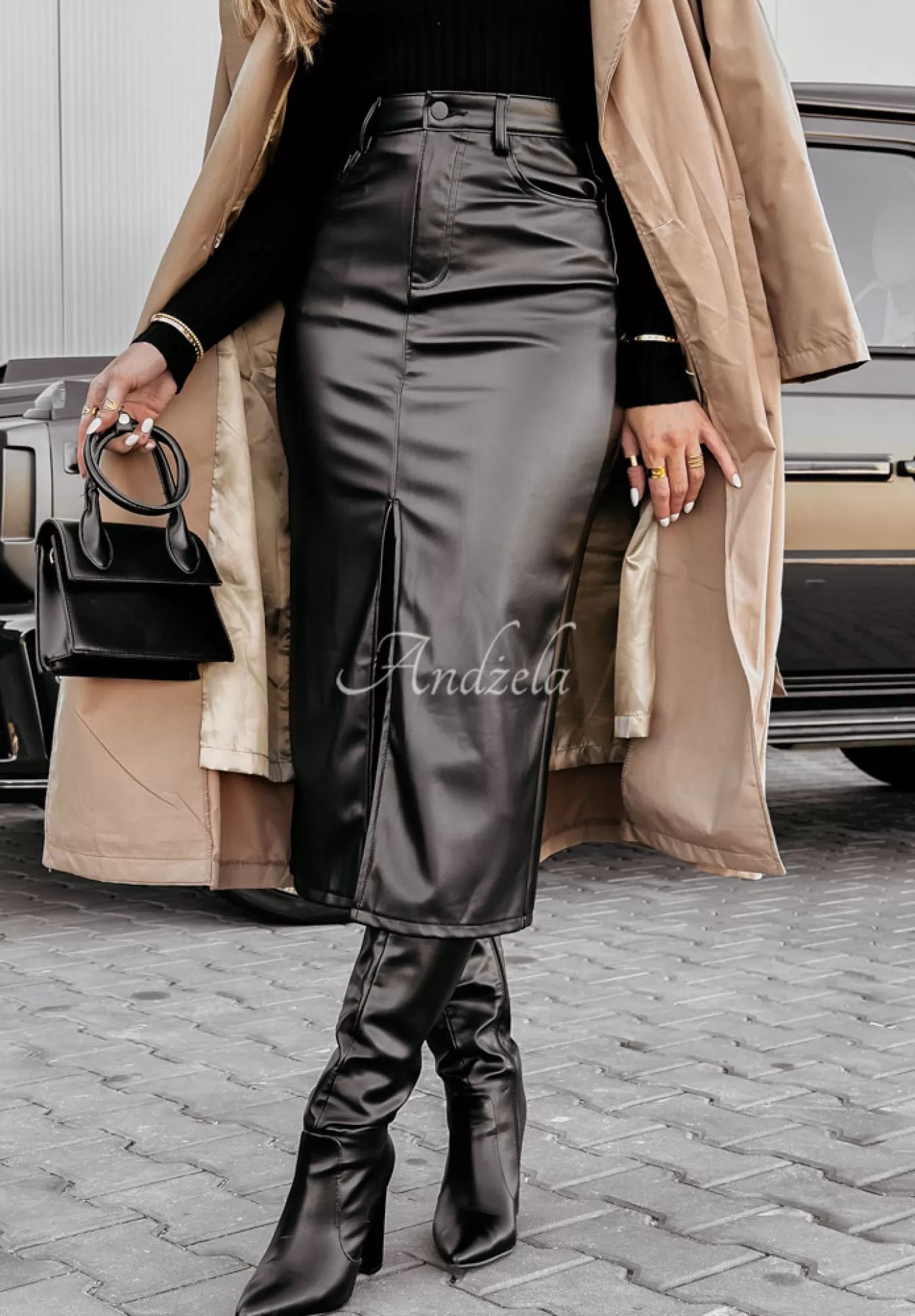 New Spodnica Z Imitacji Skory Z Rozcieciem Empower Elegance Czarna Kobieta Spódnice