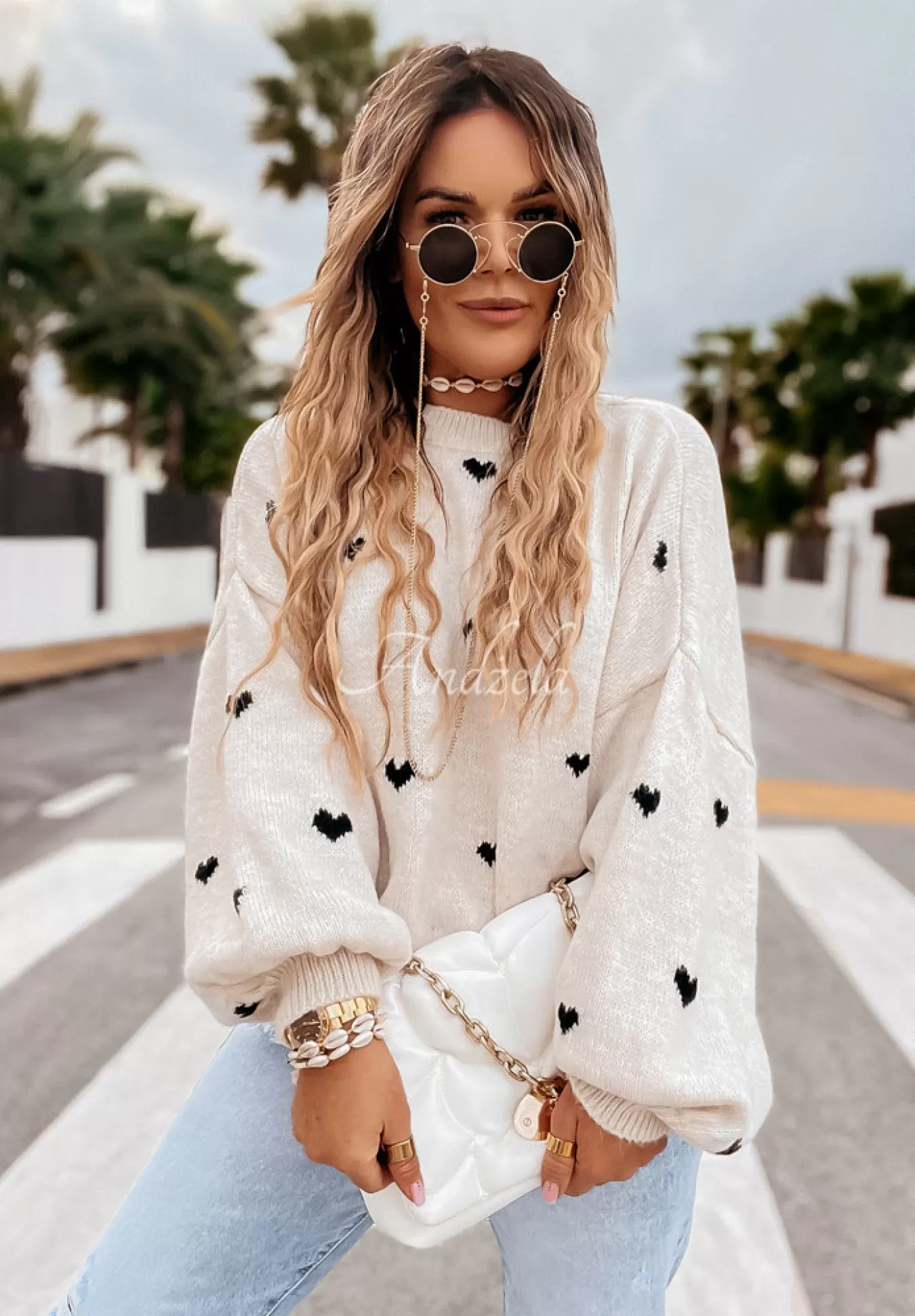 Cheap Sweter Oversize W Serduszka Show Me Love Bezowo-Czarny Kobieta Swetry