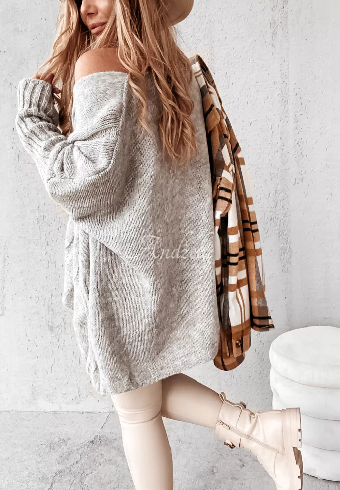 Outlet Sweter Oversize Z Ozdobnym Splotem Morley Szary Kobieta Swetry