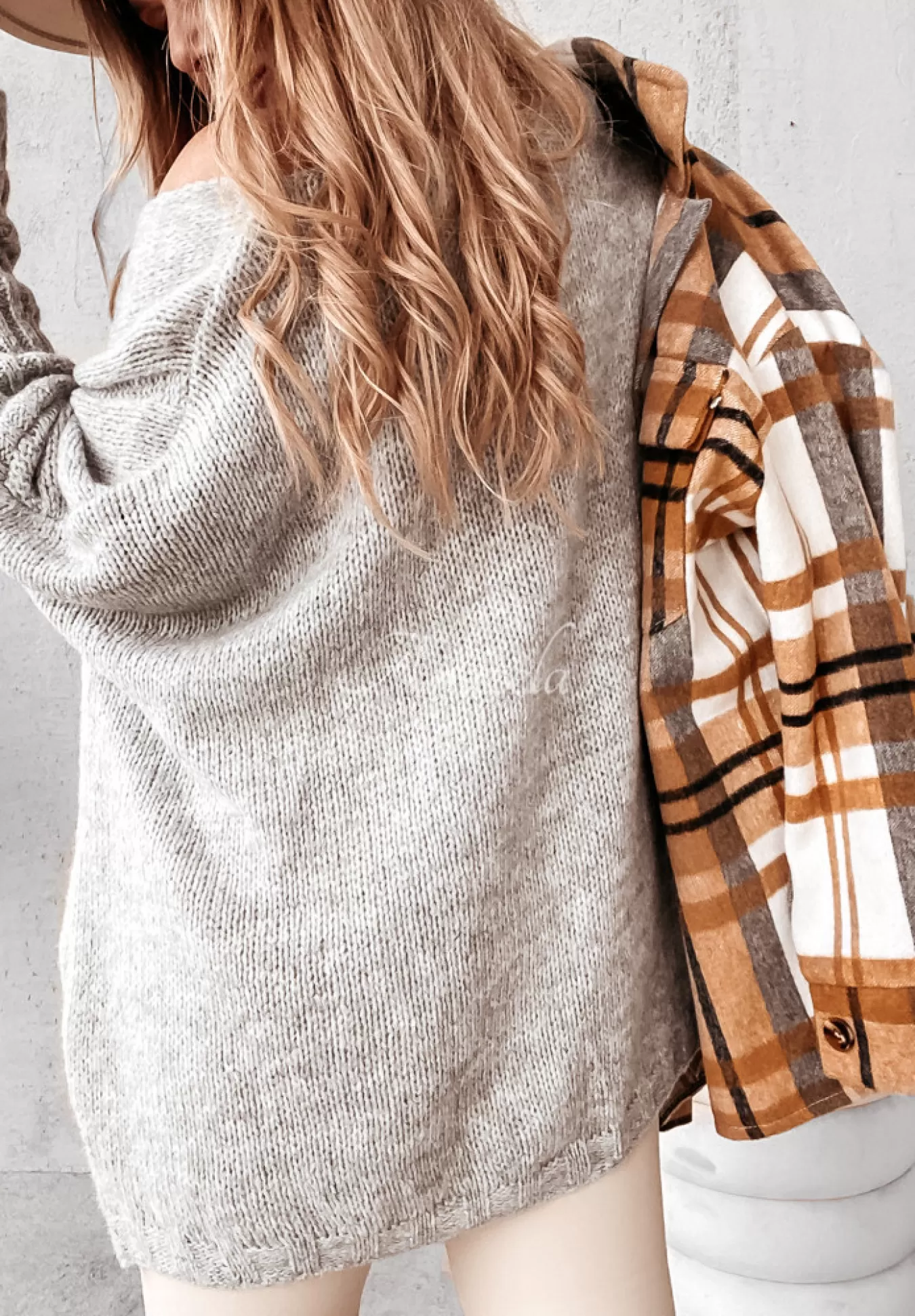 Outlet Sweter Oversize Z Ozdobnym Splotem Morley Szary Kobieta Swetry