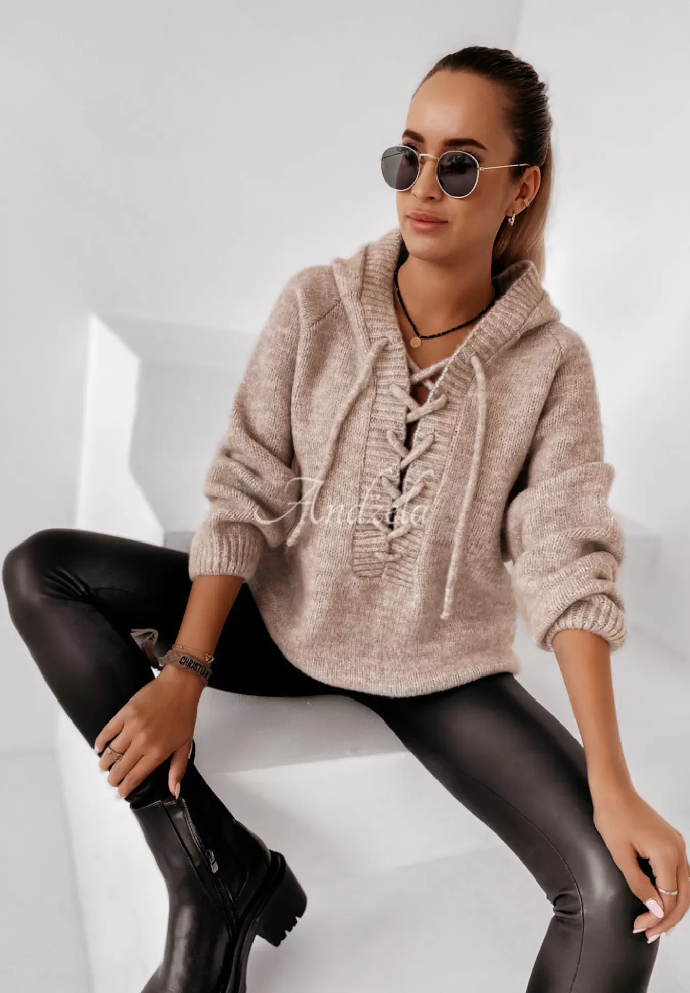 Hot Sweter Oversize Ze Sznurowaniem I Kapturem Laossi Bezowy Kobieta Swetry