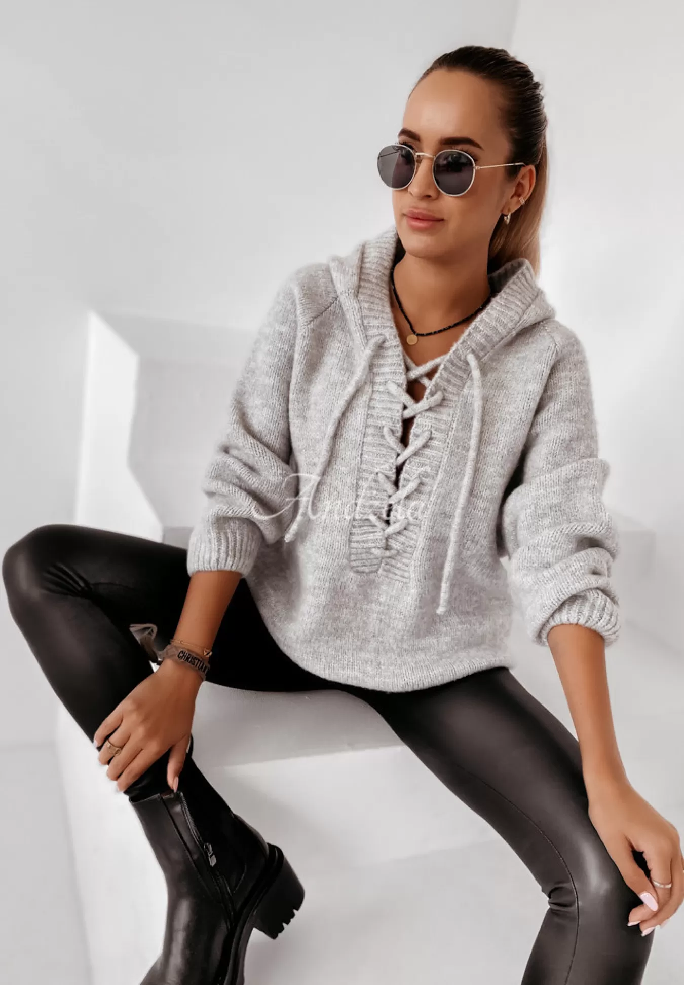 Hot Sweter Oversize Ze Sznurowaniem I Kapturem Laossi Szary Kobieta Swetry