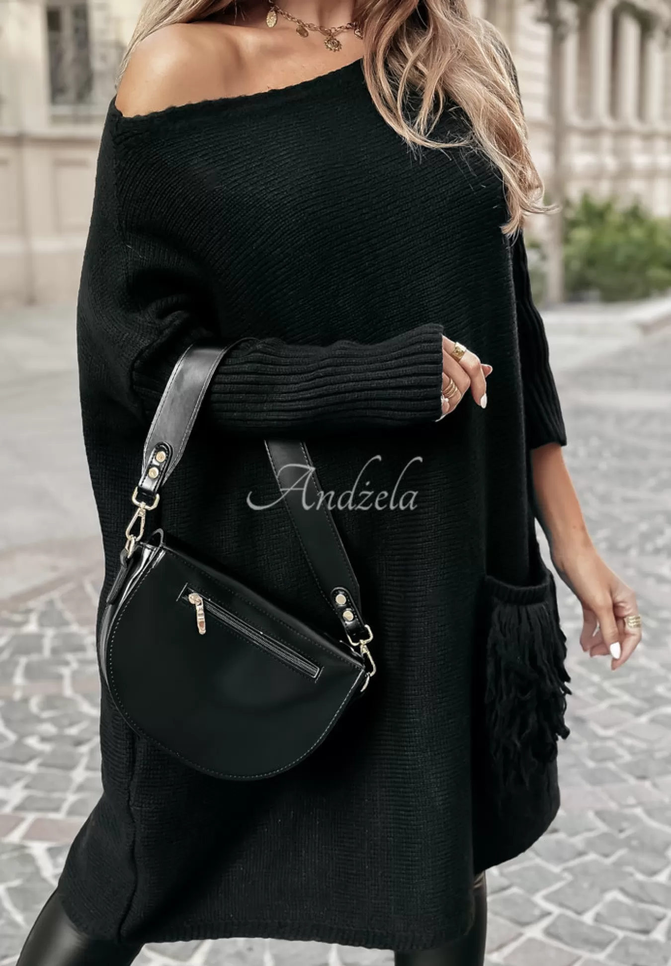 Fashion Sweter Sukienka Oversize Z Fredzlami Hot Tea Czarny Kobieta Swetry