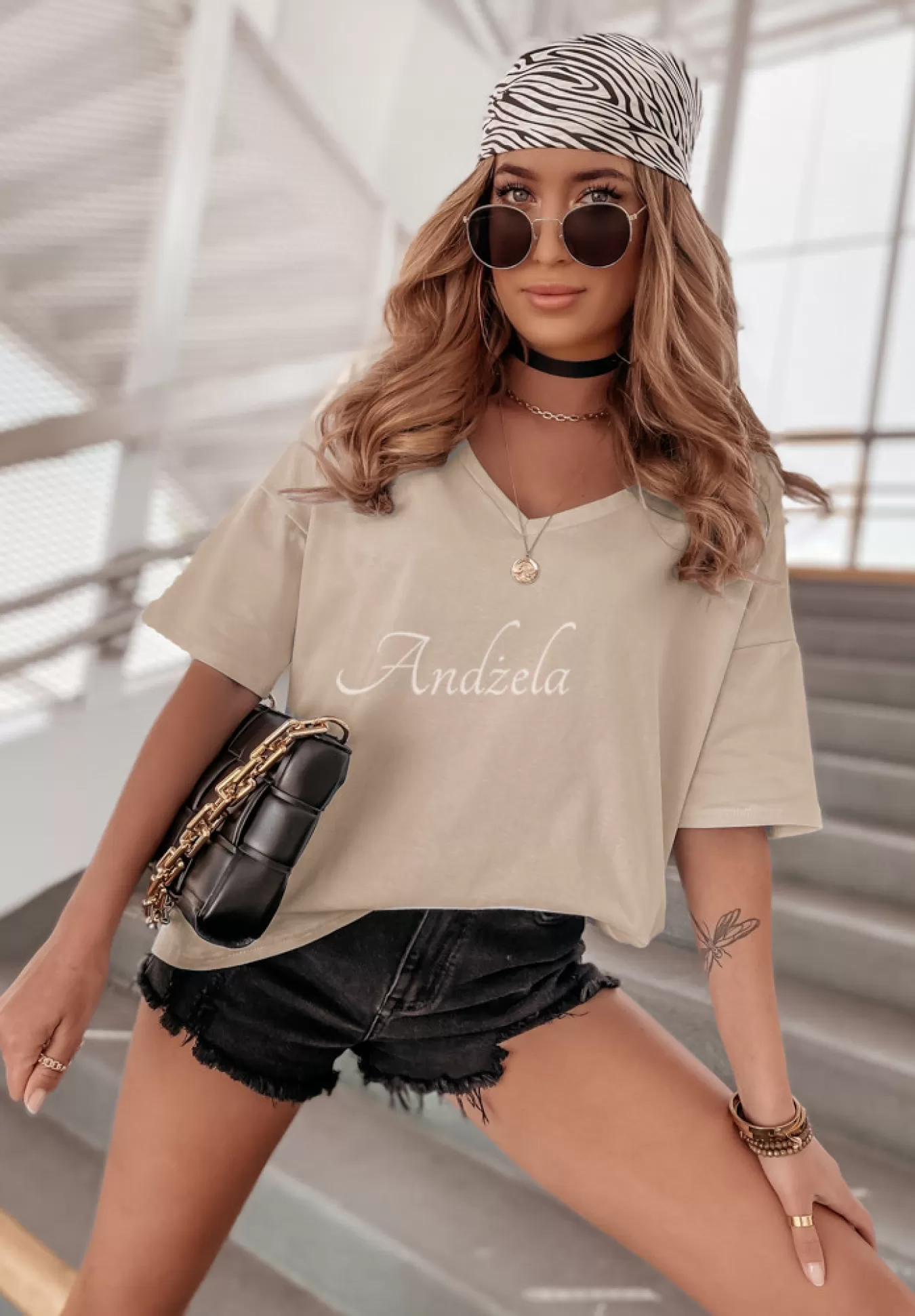 Sale T-Shirt Oversize Z Dekoltem W Serek Cascade Bezowy Kobieta T-Shirty