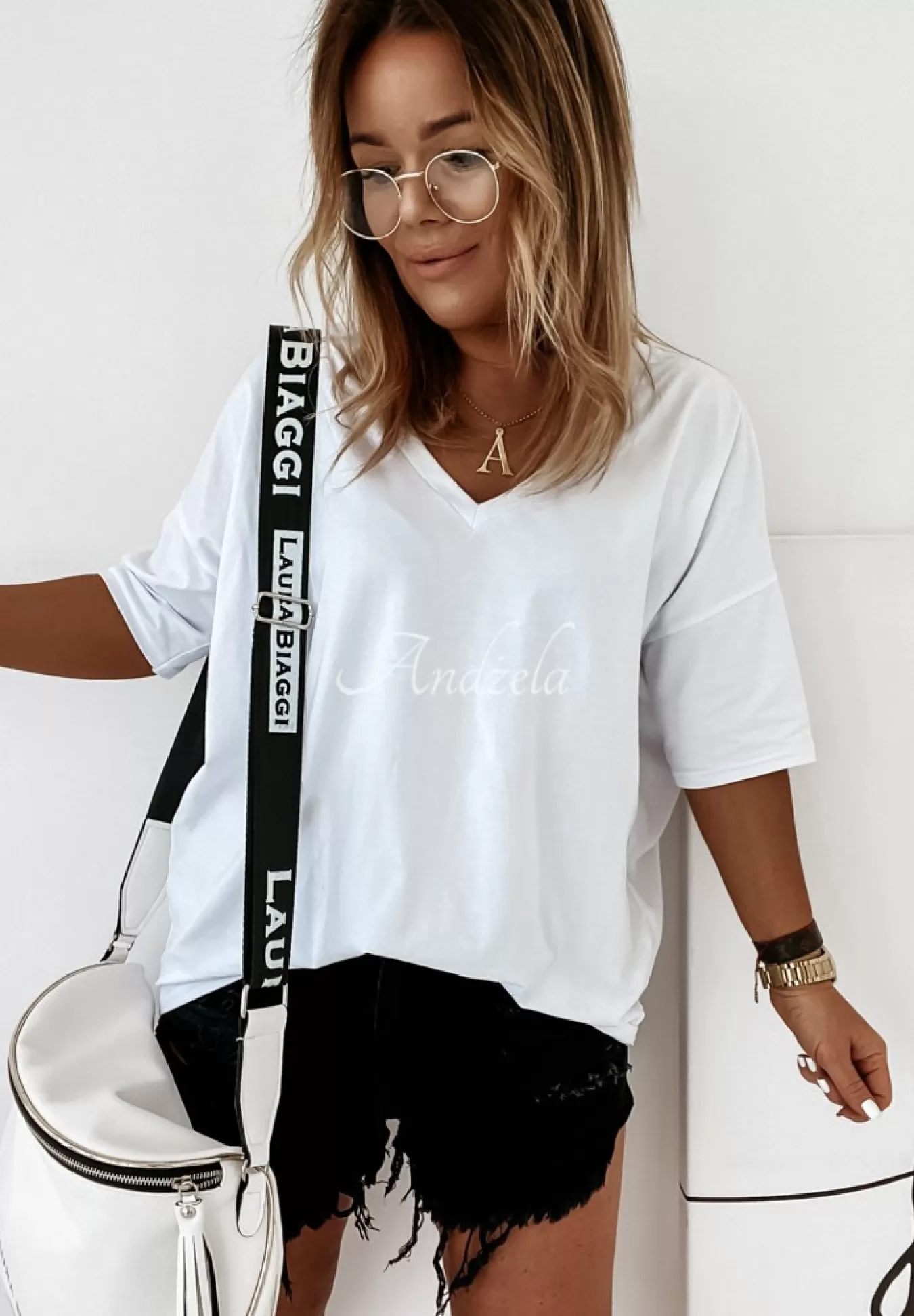 Sale T-Shirt Oversize Z Dekoltem W Serek Cascade Bialy Kobieta Bluzki
